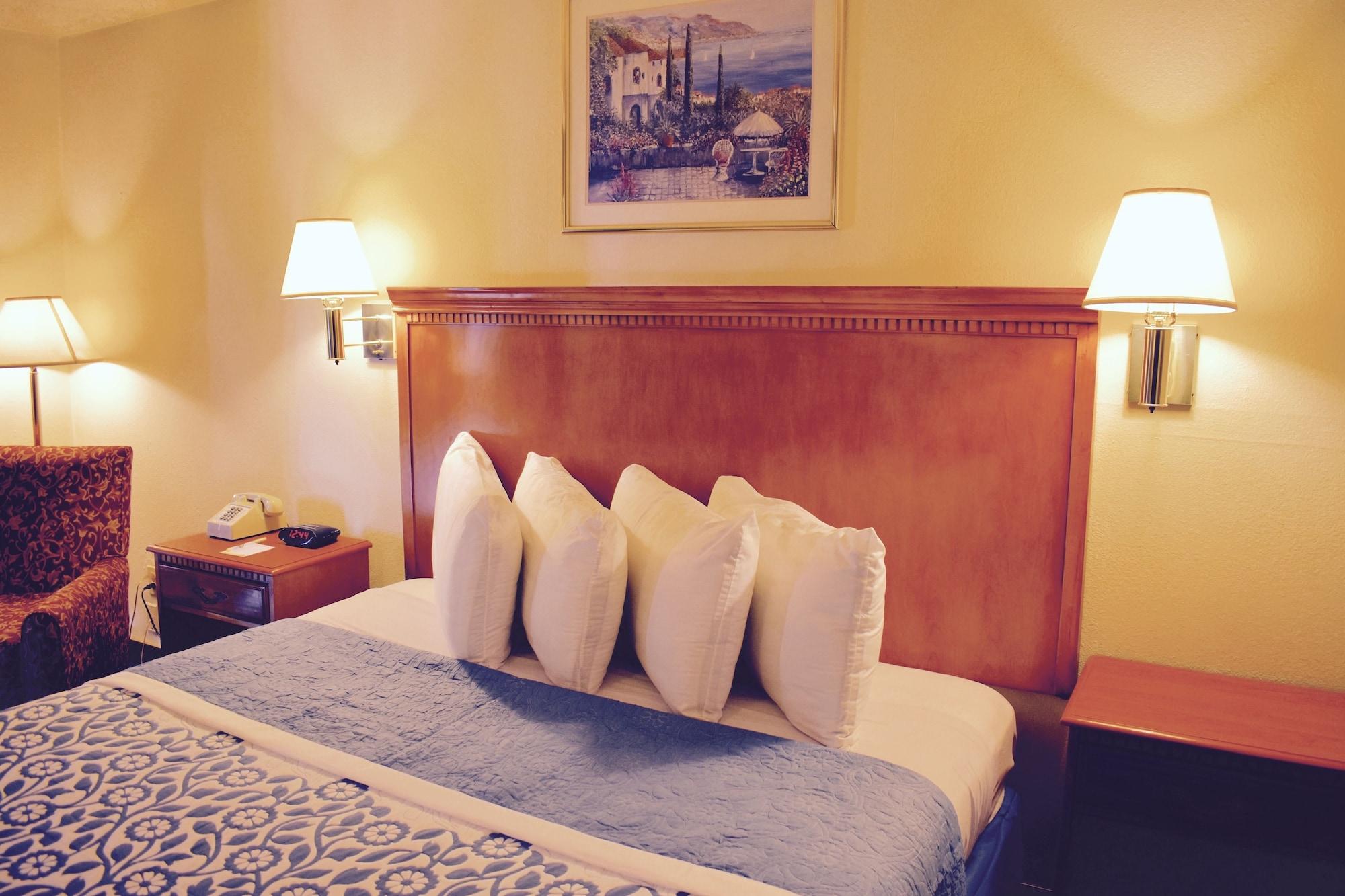 Days Inn By Wyndham Anaheim Near The Park Bagian luar foto