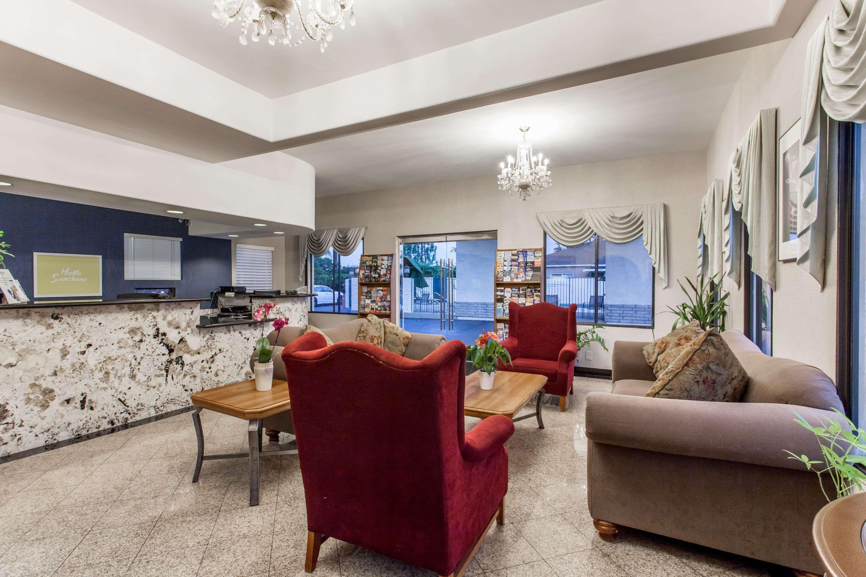 Days Inn By Wyndham Anaheim Near The Park Bagian luar foto