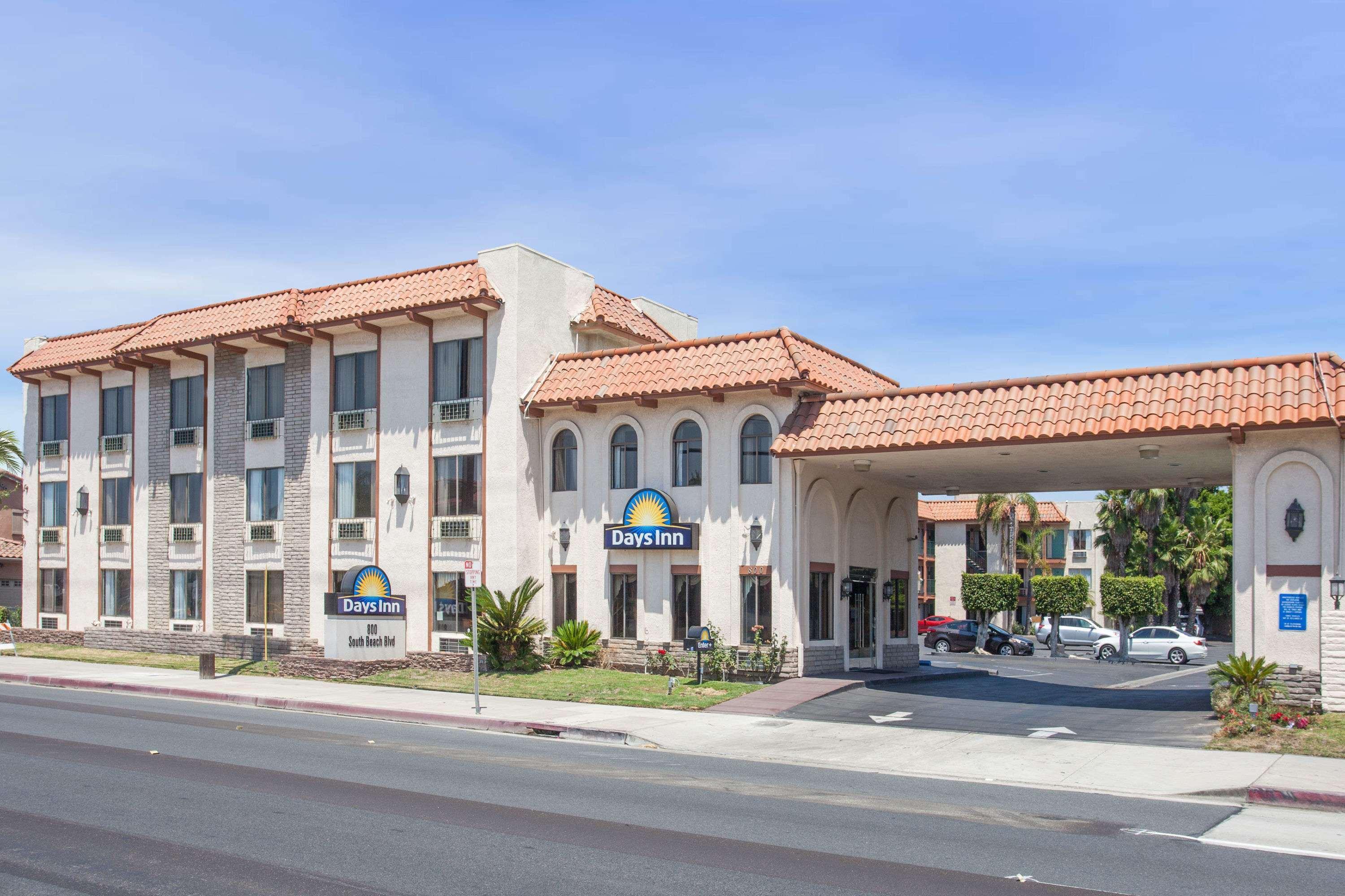 Days Inn By Wyndham Anaheim Near The Park Bagian luar foto
