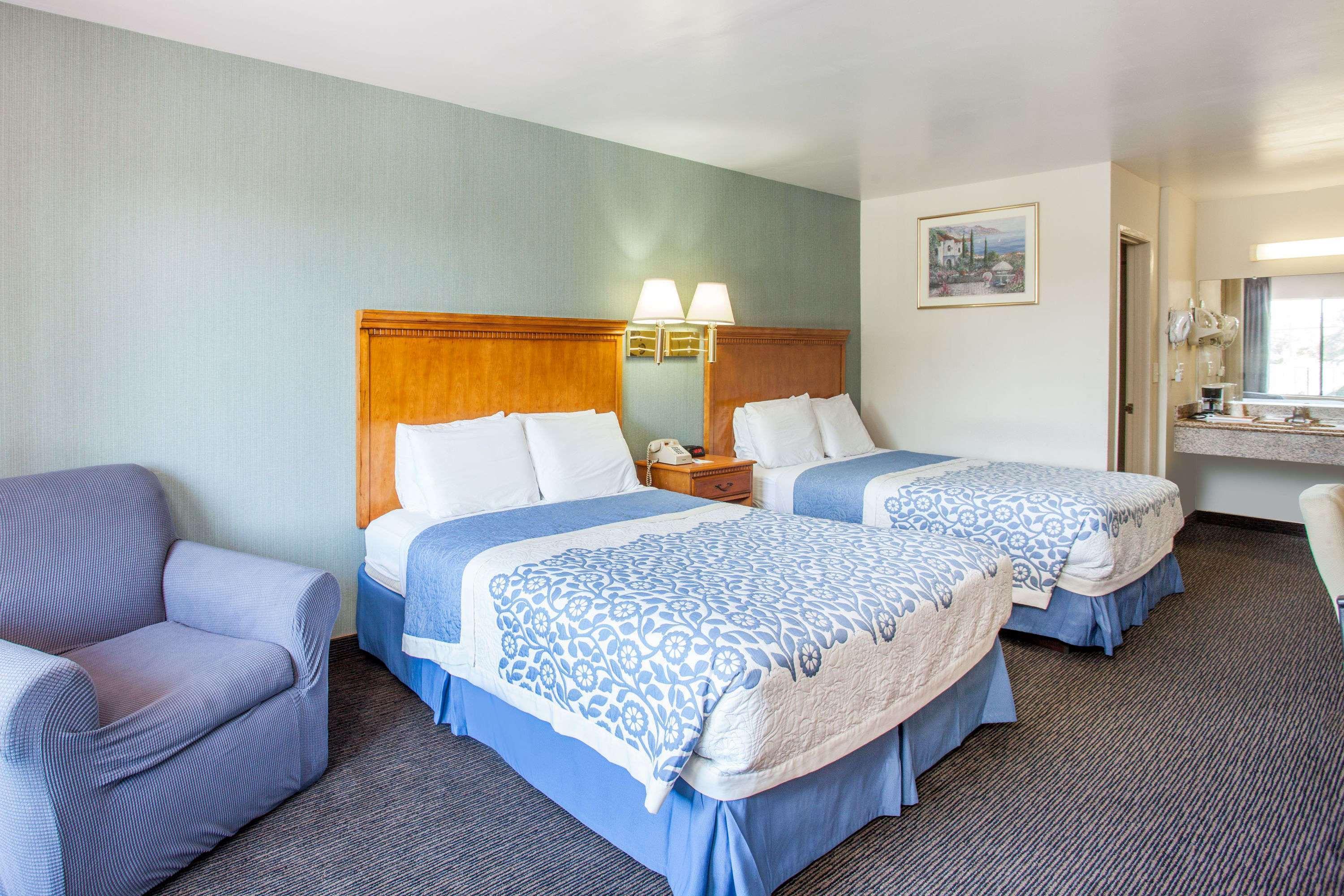 Days Inn By Wyndham Anaheim Near The Park Bagian luar foto
