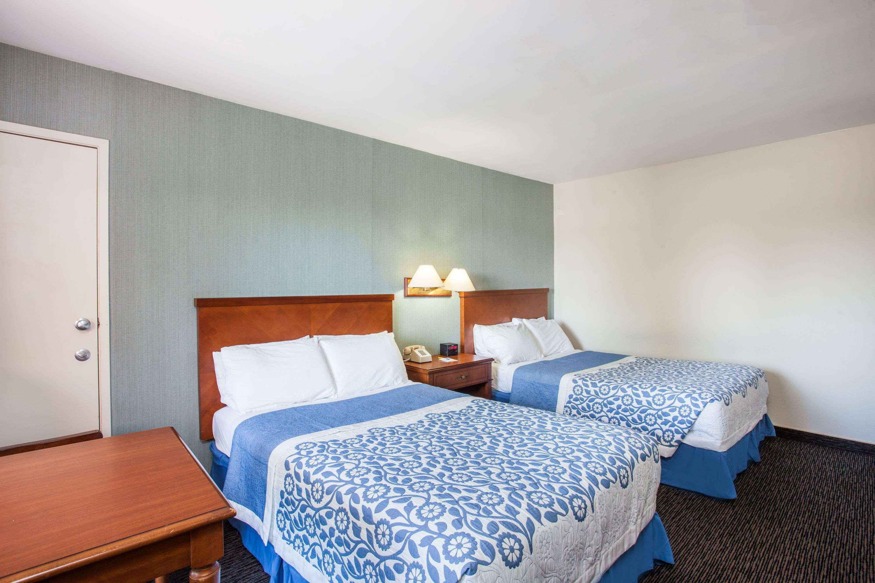 Days Inn By Wyndham Anaheim Near The Park Bagian luar foto