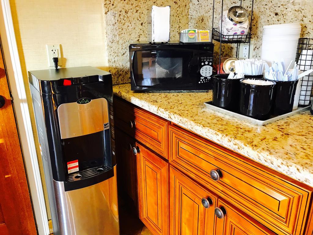 Days Inn By Wyndham Anaheim Near The Park Bagian luar foto
