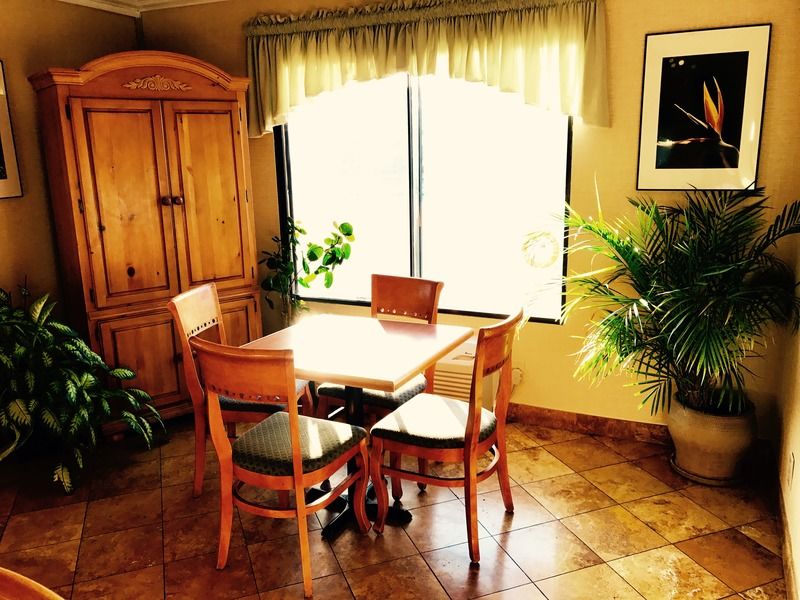 Days Inn By Wyndham Anaheim Near The Park Bagian luar foto