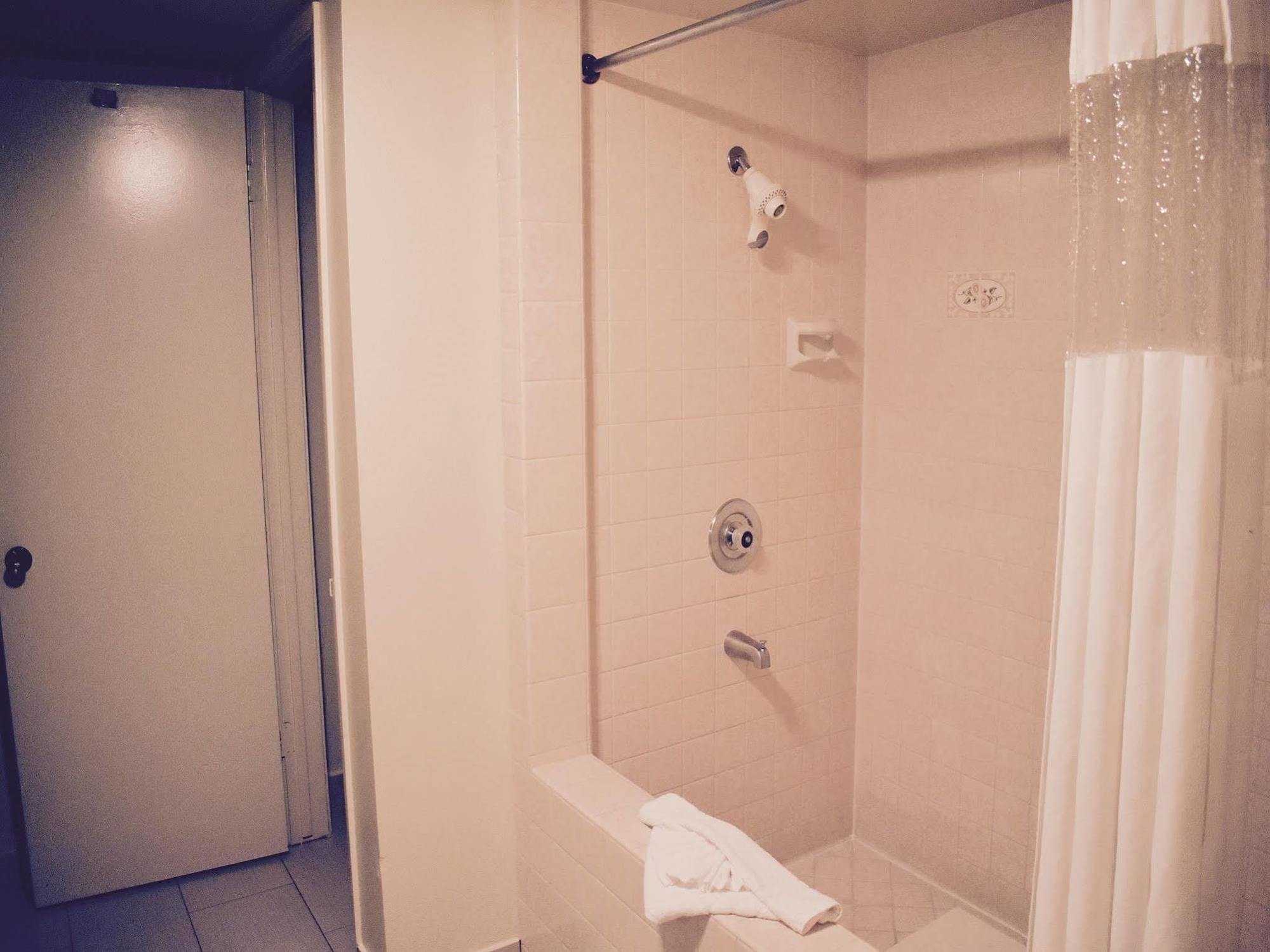 Days Inn By Wyndham Anaheim Near The Park Bagian luar foto