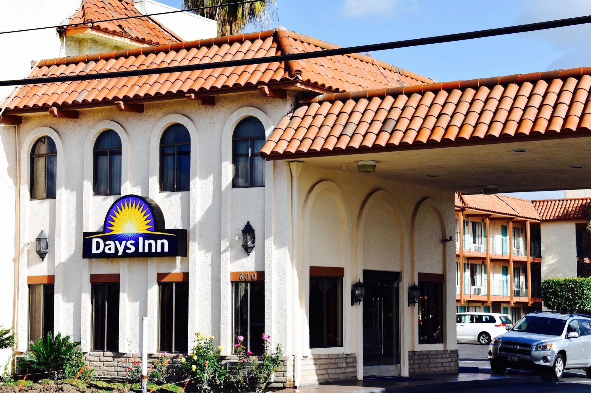 Days Inn By Wyndham Anaheim Near The Park Bagian luar foto