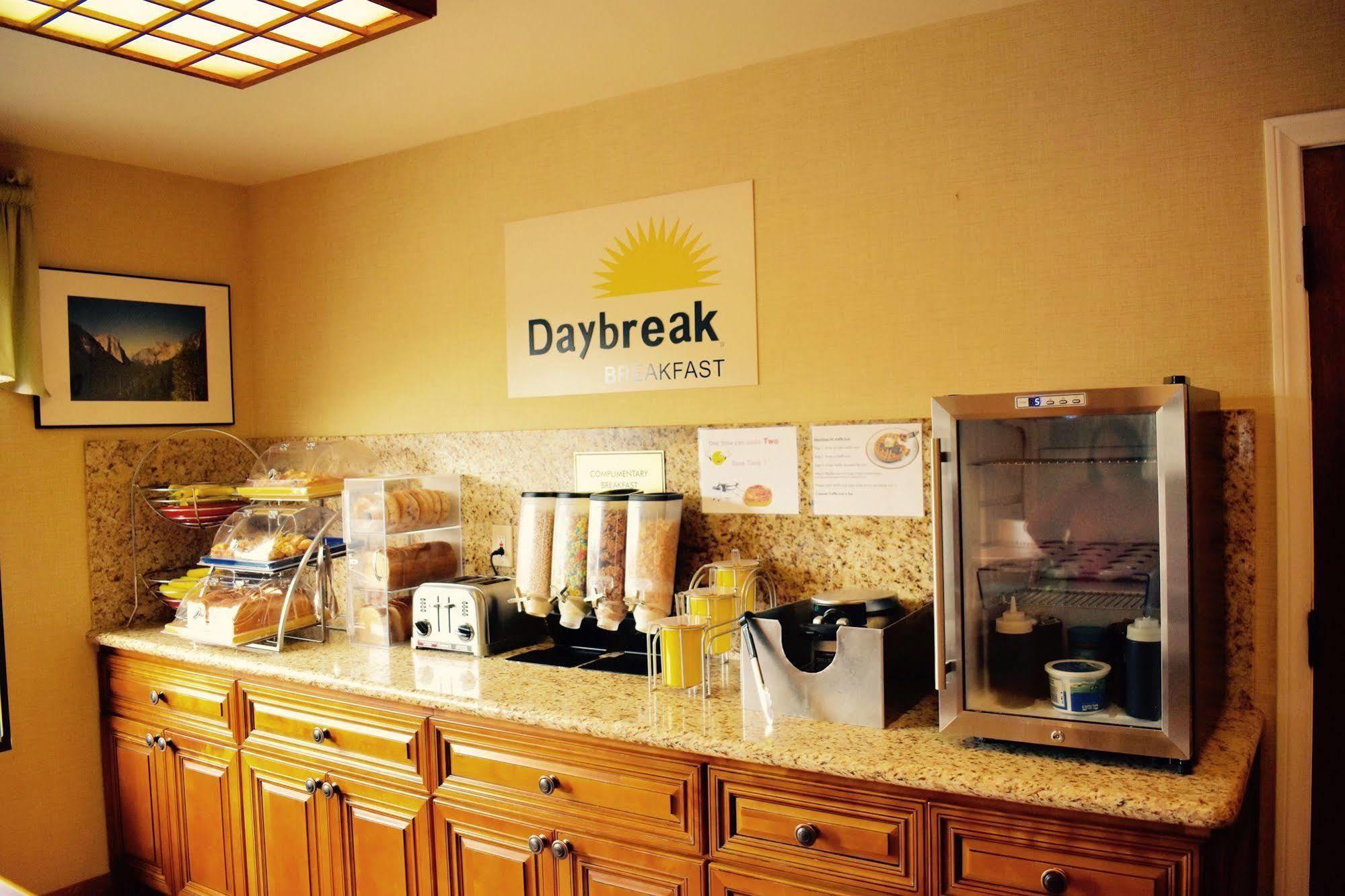 Days Inn By Wyndham Anaheim Near The Park Bagian luar foto
