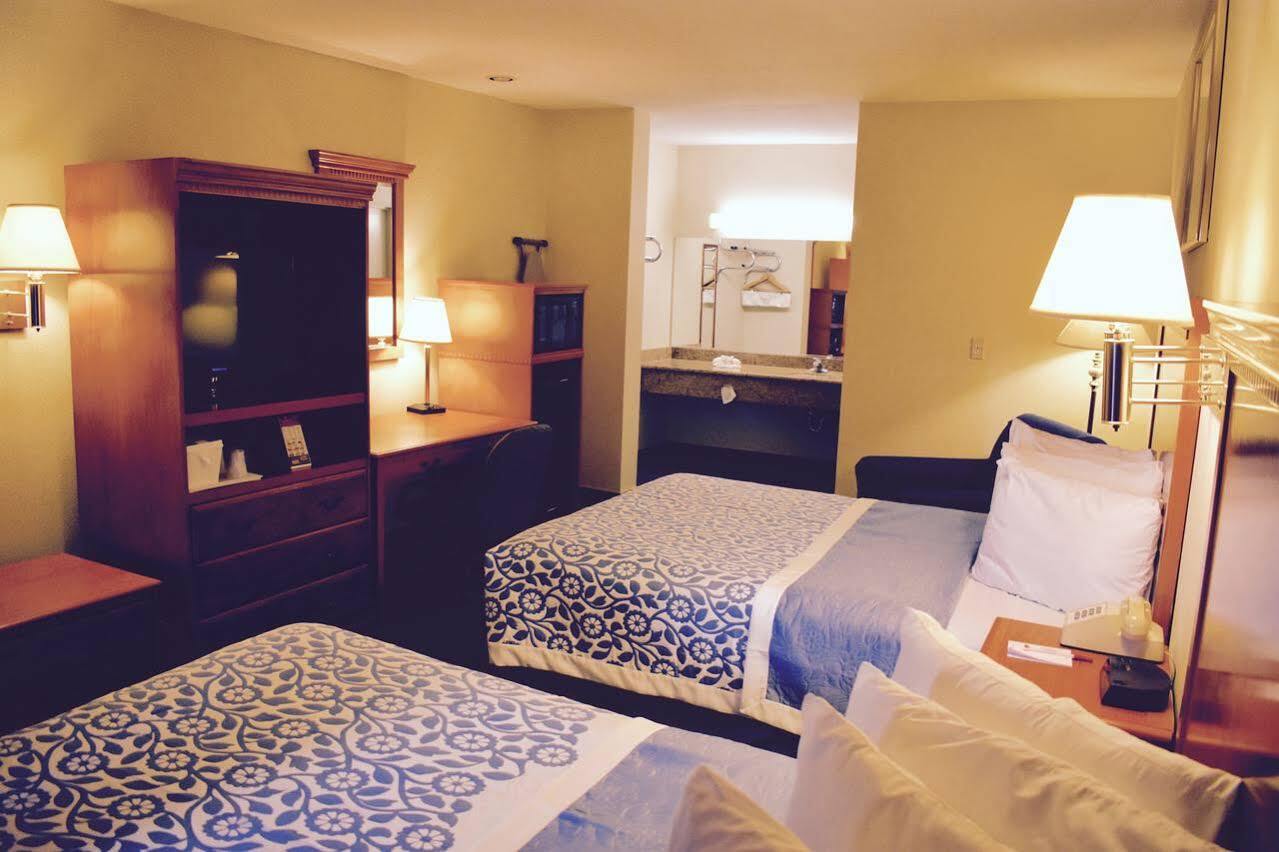 Days Inn By Wyndham Anaheim Near The Park Bagian luar foto